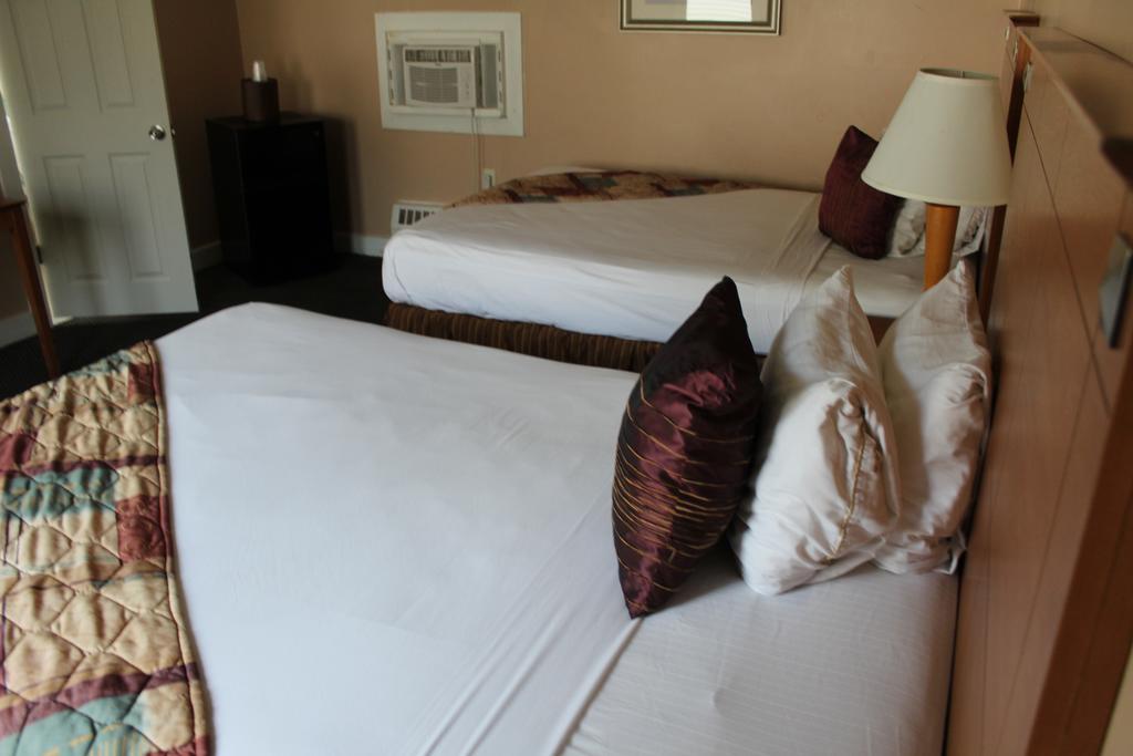 Capri Motel 2*