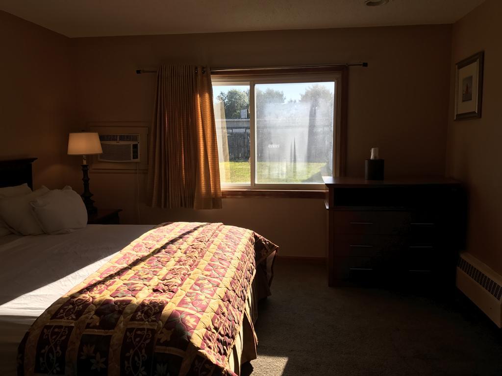 Capri Motel 2*